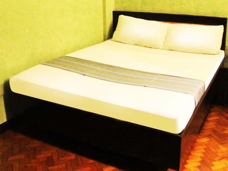 Hotel 2016 Manila Szoba fotó