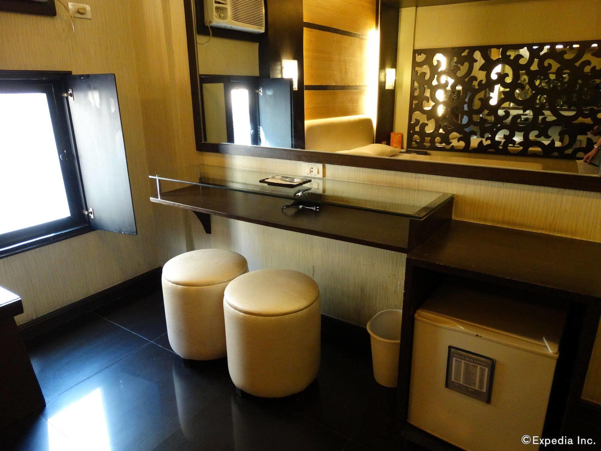 Hotel 2016 Manila Kültér fotó