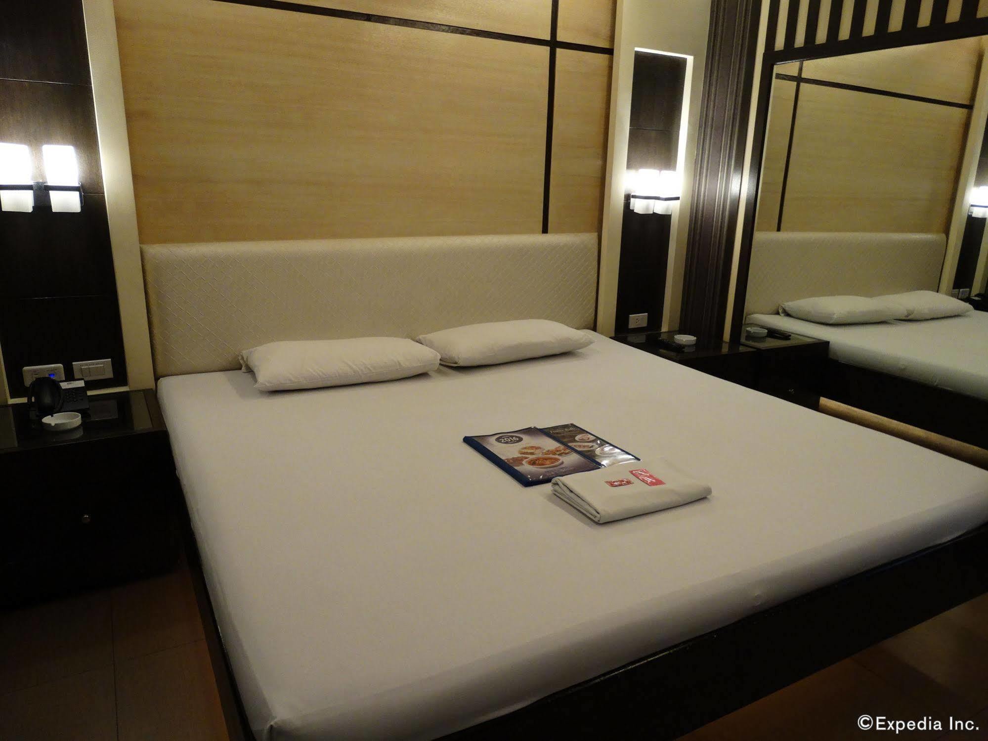 Hotel 2016 Manila Kültér fotó