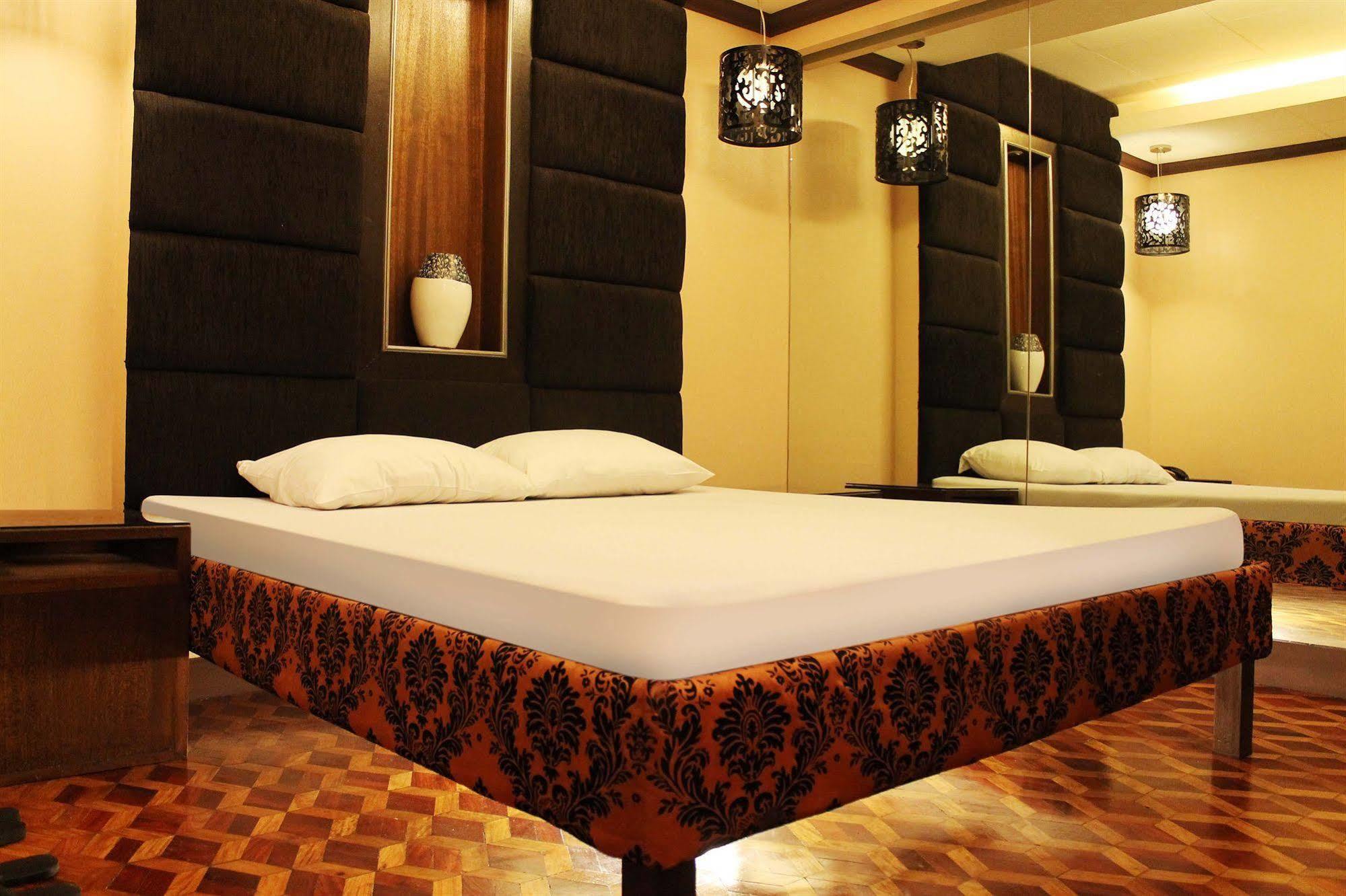 Hotel 2016 Manila Kültér fotó