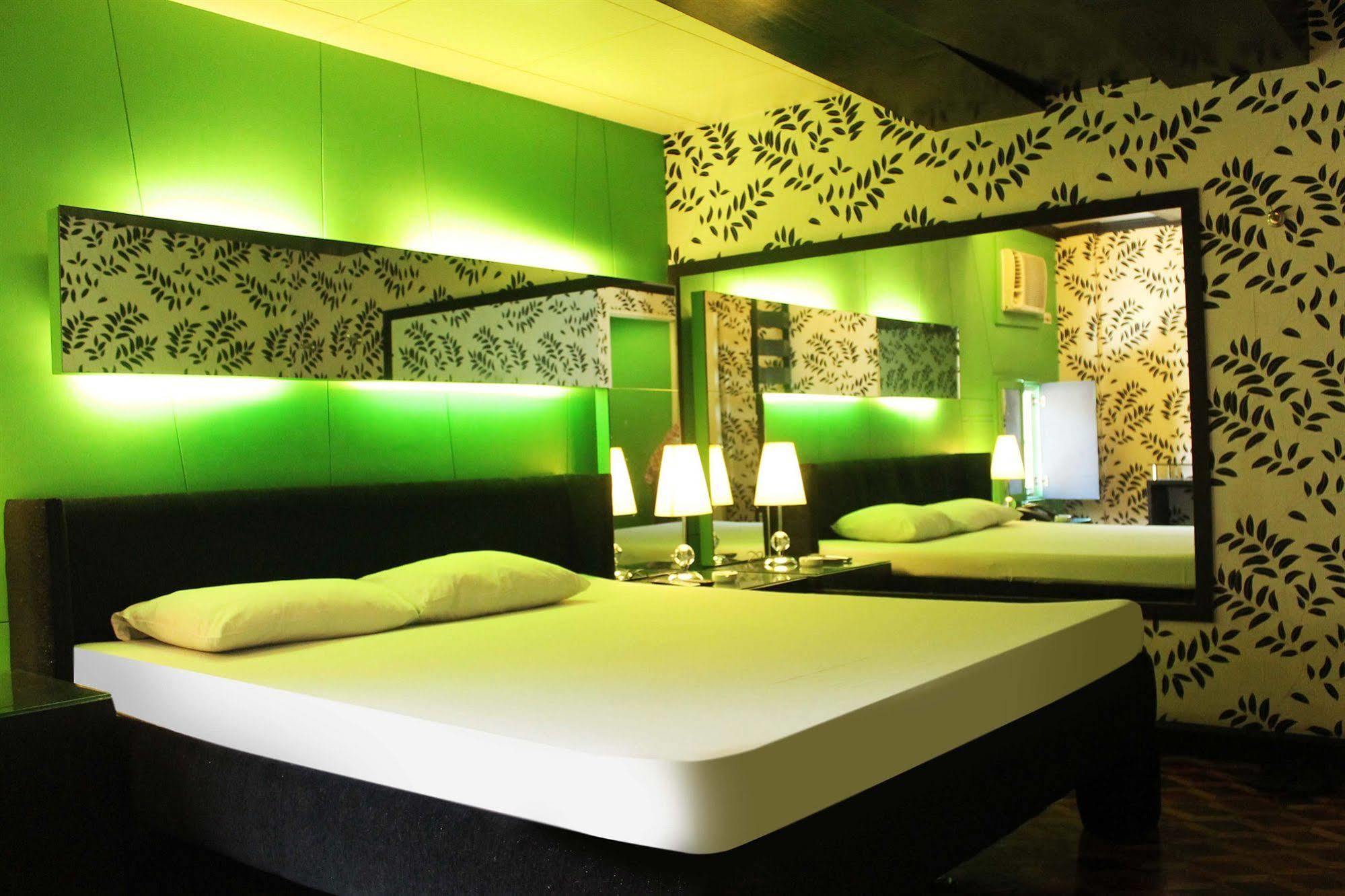 Hotel 2016 Manila Kültér fotó